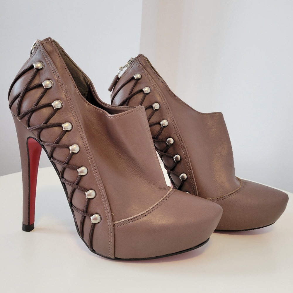 Leather boots (taupe)